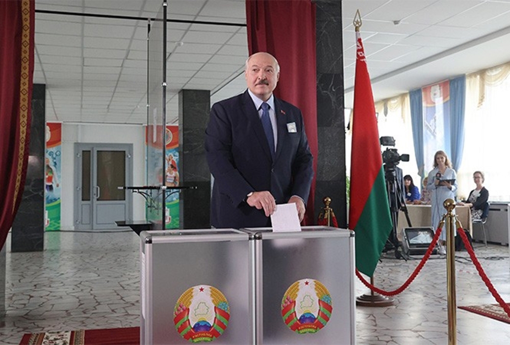 Belarus’ta seçimlerin galibi resmen Lukaşenko oldu