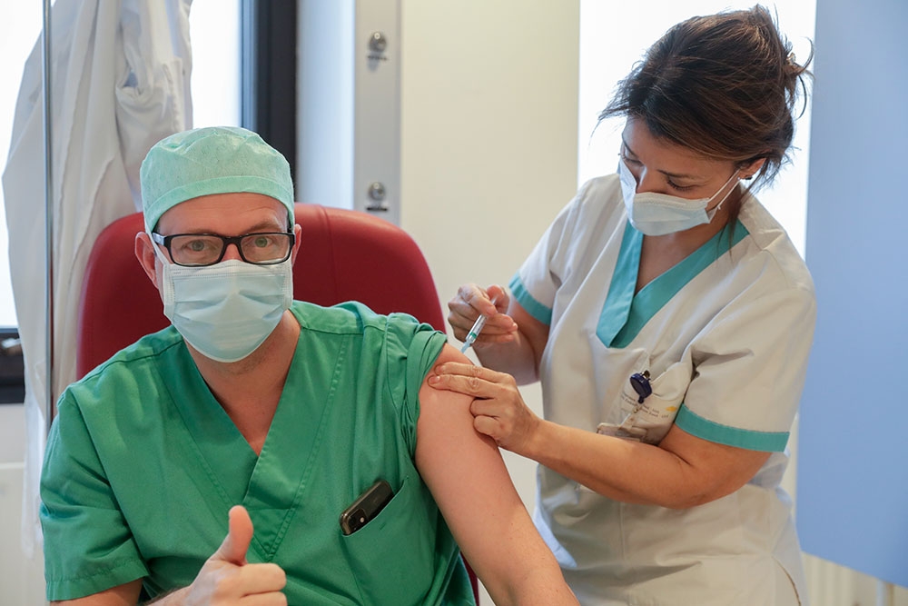 Belçika’da 100 binden fazla kişi Covid-19’a karşı aşılandı