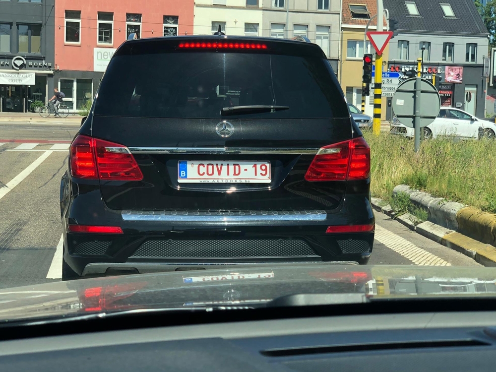 Belçika’da bin Euro’ya “Covid-19” plakası