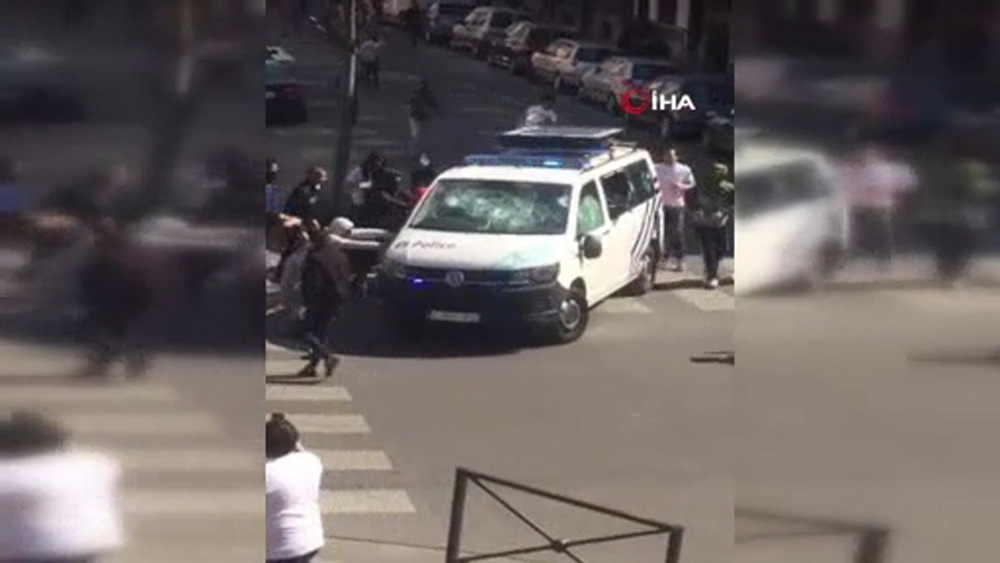 Belçika’da polisin çarptığı kişi öldü, yakınları polise saldırdı