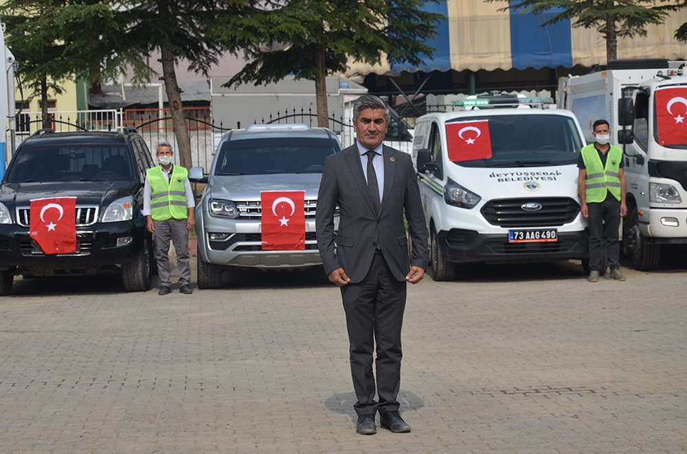 Belediyeyi HDP’nin elinden aldı, boş kalan otopark araçlarla doldu