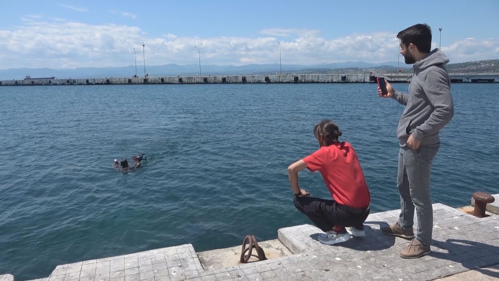 Belgeselcilerin drone’u martıların hışmına uğradı
