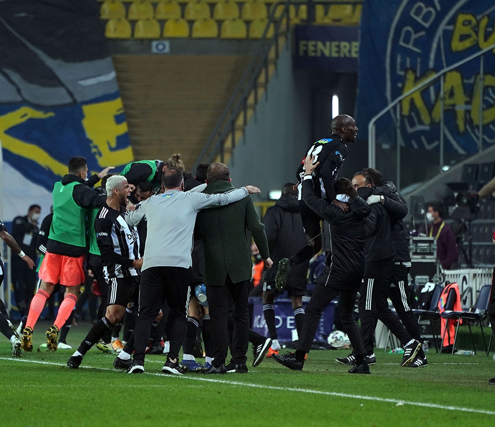 Beşiktaş 15 yıl sonra Kadıköy’de aynı skorla galip