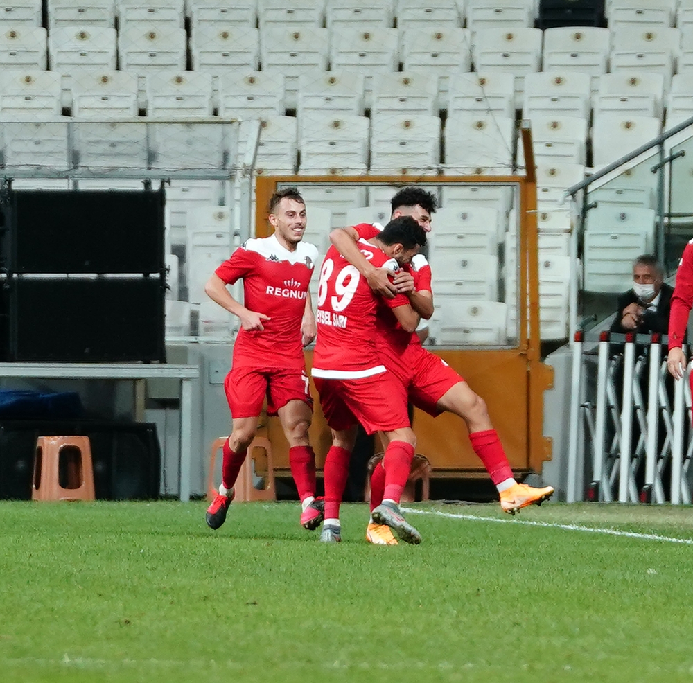 Beşiktaş Antalyaspor ile 1-1 beraber kaldı