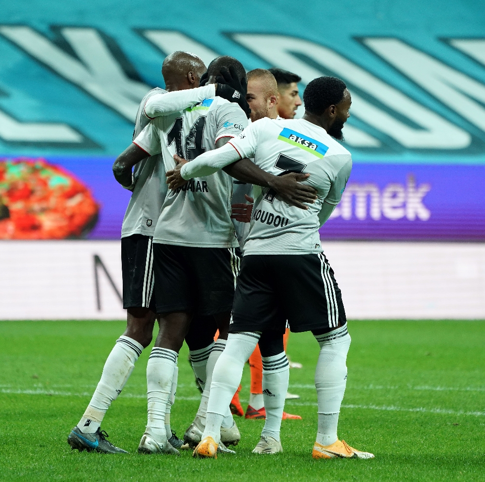 Beşiktaş, Başakşehir’i 3-2 mağlup etti