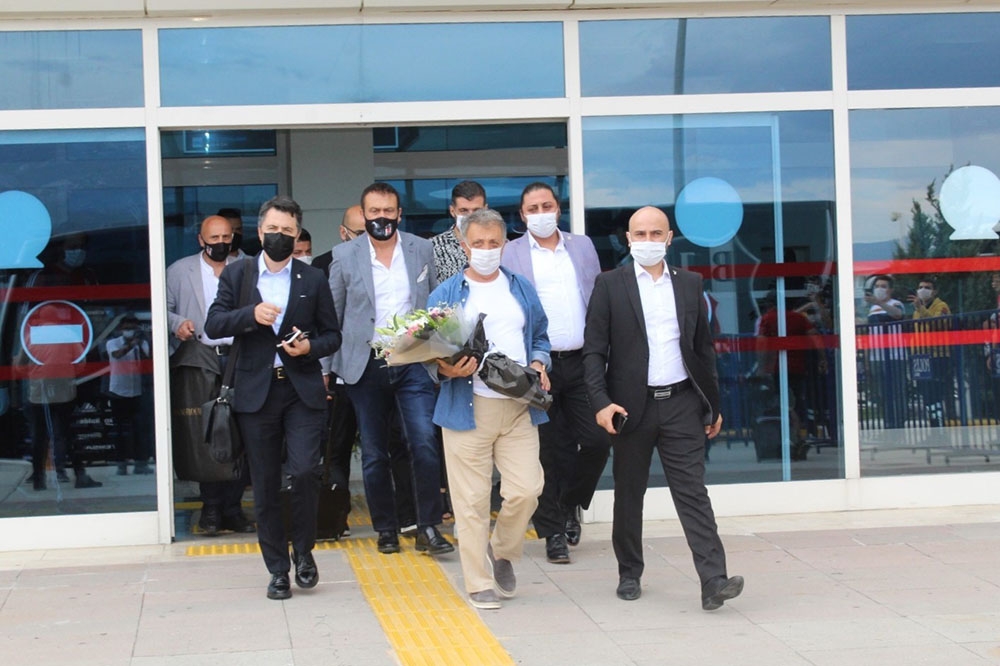 Beşiktaş kafilesi Denizli’ye geldi