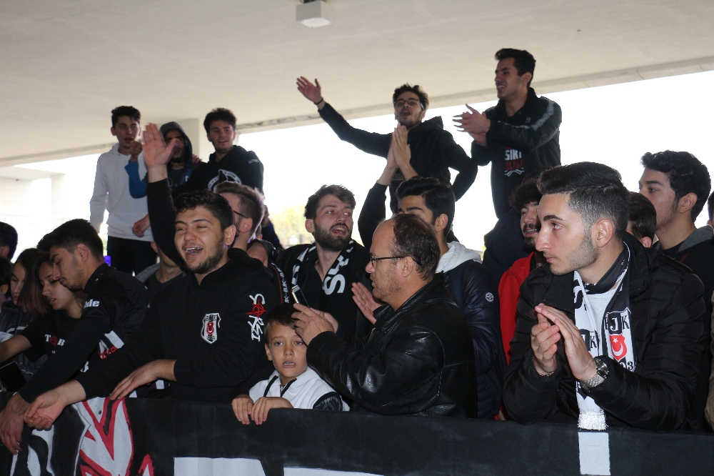 Beşiktaş, Konyada Coşkuyla Karşılandı