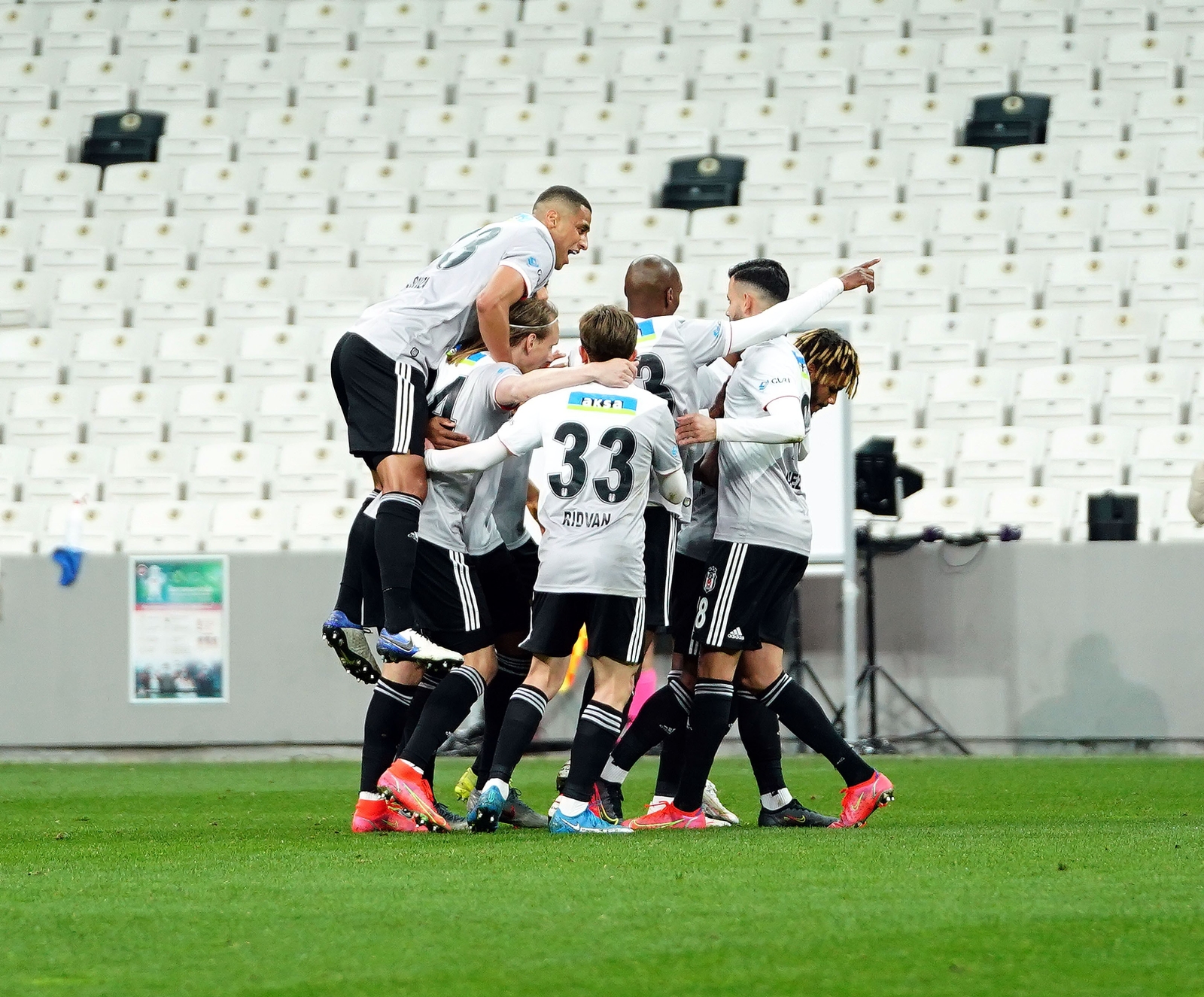 Beşiktaş yeniden çıkışa geçmek istiyor
