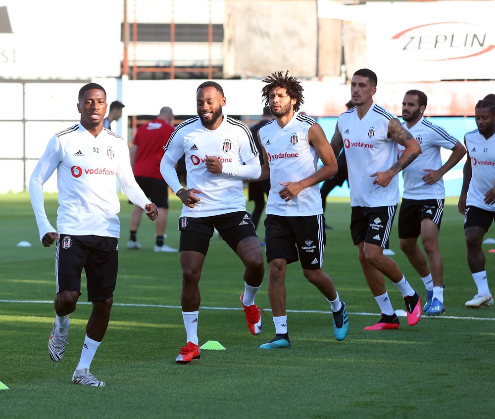 Beşiktaş’ın Fenerbahçe maçı kamp kadrosu belli oldu