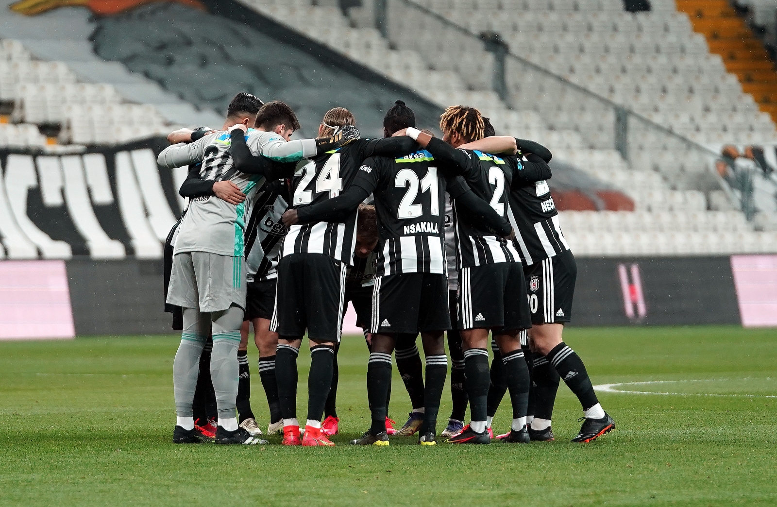 Beşiktaş’ın şampiyonluk yürüyüşü sürüyor