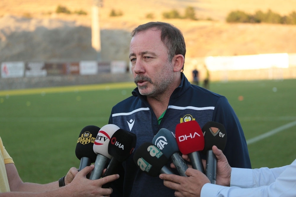 Beşiktaş’ın yeni teknik patronu Sergen Yalçın oldu