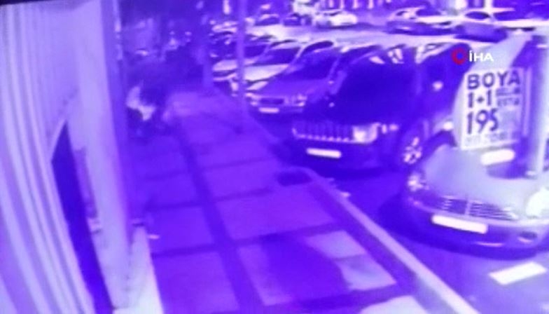 Beşiktaş’ta 3 turisti bıçaklayan kağıt toplayıcı hakim karşısında