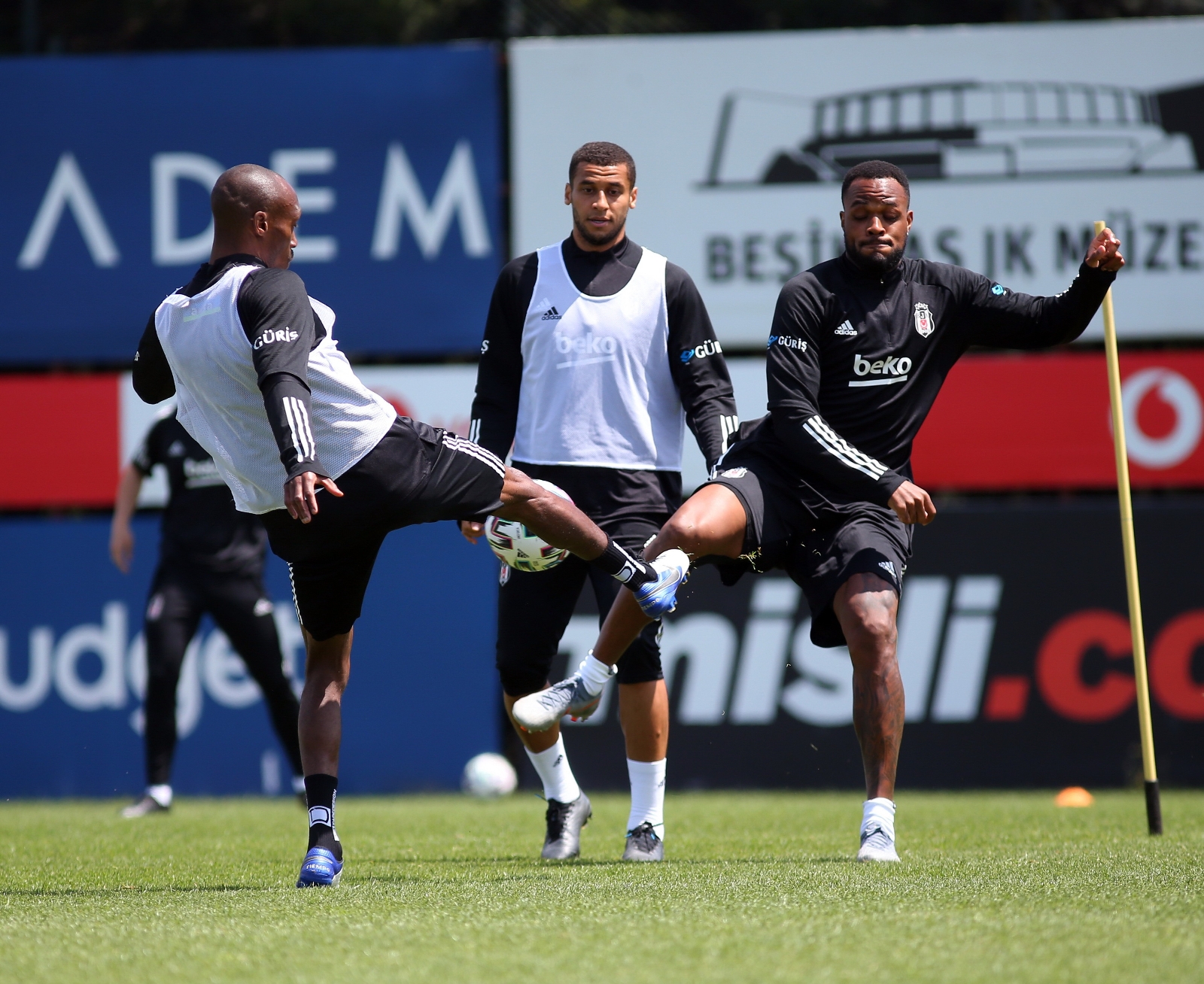 Beşiktaş’ta Aboubakar ve N’Koudou idmanda yer almadı
