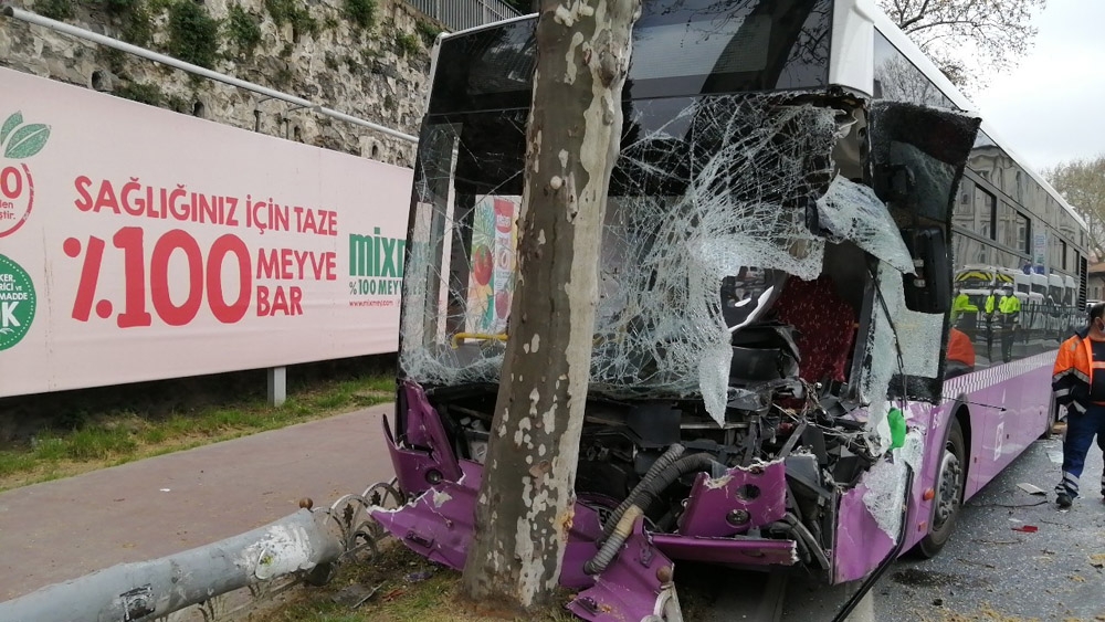 Beşiktaş’ta belediye otobüsü dehşet saçtı