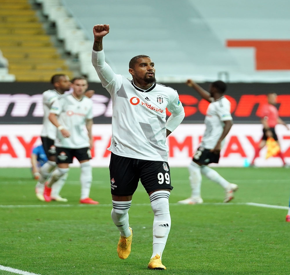 Beşiktaş’ta Boateng şoku