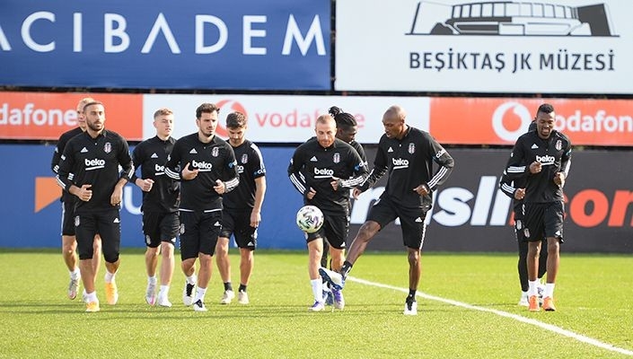 Beşiktaş’ta Cenk Tosun takımla çalıştı