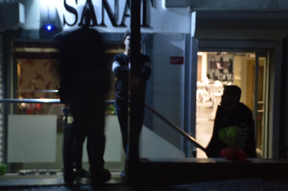 Beşiktaşta Kuaförde Patlayan Silah 1 Kişiyi Yaraladı
