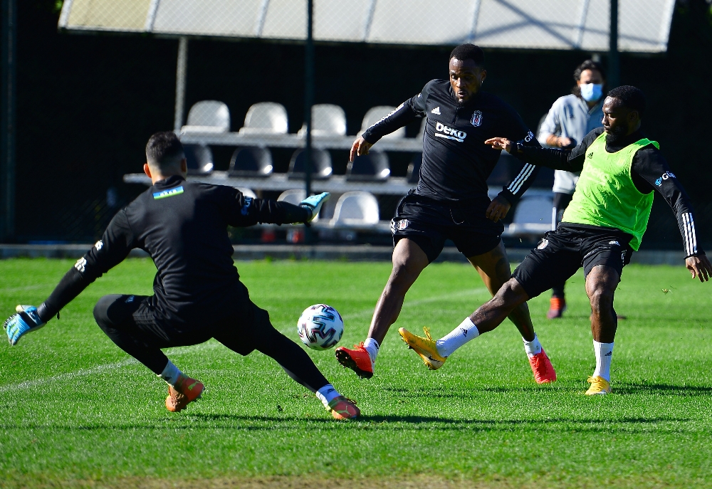 Beşiktaş’ta M. Başakşehir maçı hazırlıkları sürüyor