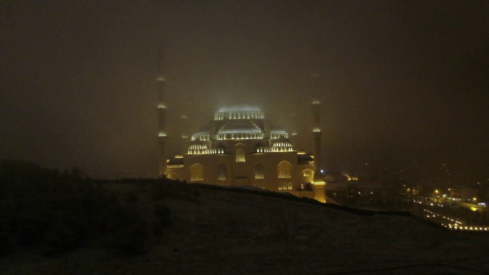 Beyaz bürünen Çamlıca Camii havadan görüntülendi