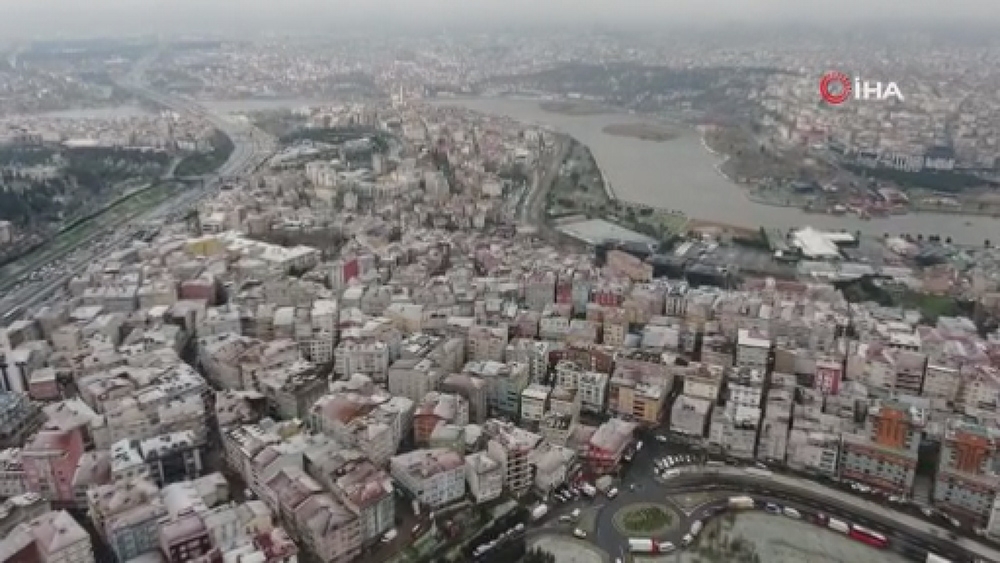 Beyaz örtü altındaki İstanbul drone ile görüntülendi