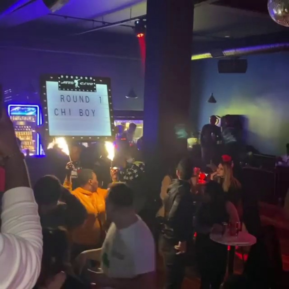 Beyoğlu’nda Afrikalıların partisine polis baskını kamerada