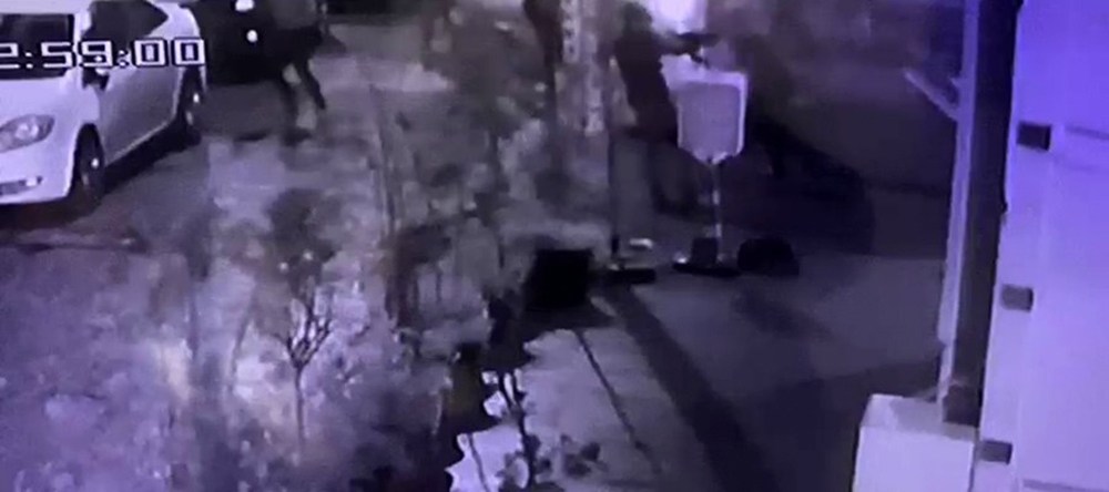 Beyoğlu’nda iki grup arasındaki kalaşnikoflu çatışmalar kamerada