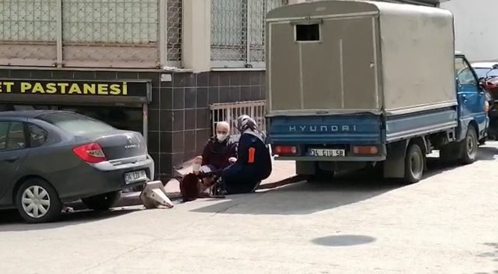 Beyoğlu’nda iki kişi silahlı saldırıya uğradı