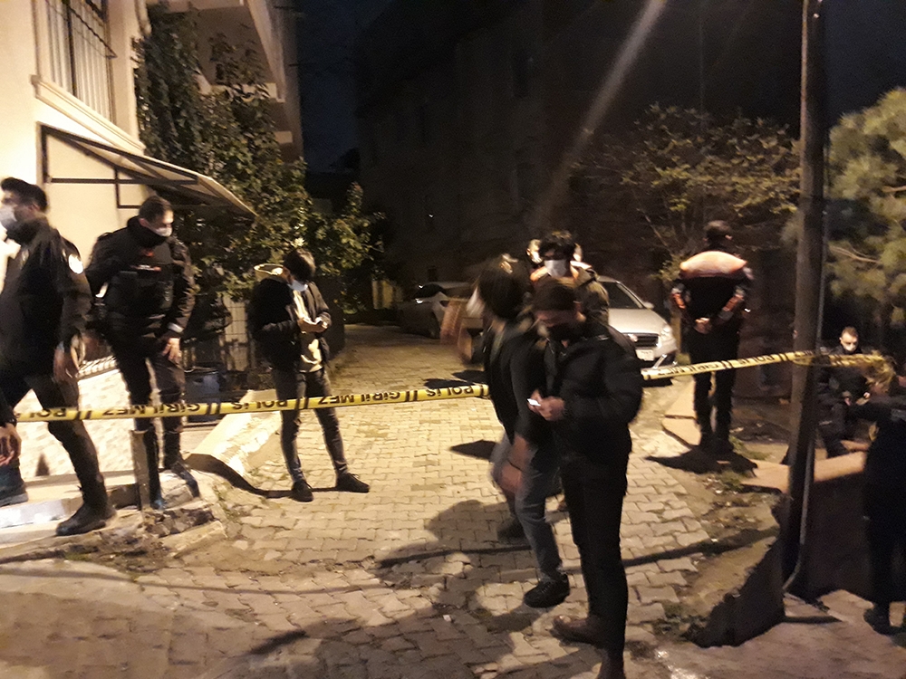 Beyoğlu’nda silahlı kavga: 2 yaralı