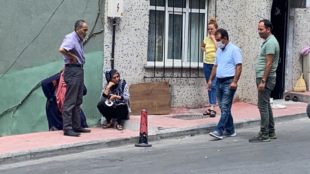 Beyoğlu’nda silahlı kavga: Kardeşi ağabeyini vurdu
