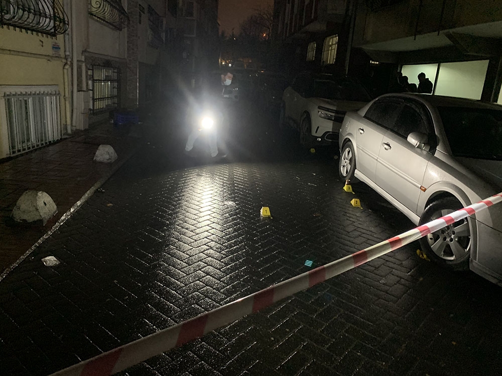 Beyoğlu’nda silahlı saldırı: 16 yaşındaki genç ağır yaralı