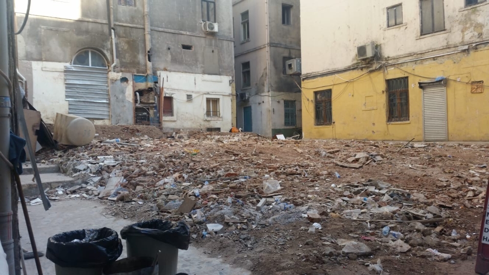 Beyoğlunda Tarihi Bina Tamamen Yıkıldı