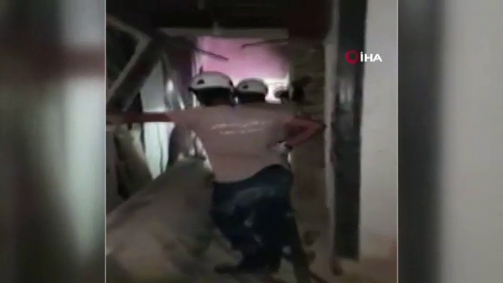 Beyrut’ta enkaz altından bir kişi kurtarıldı