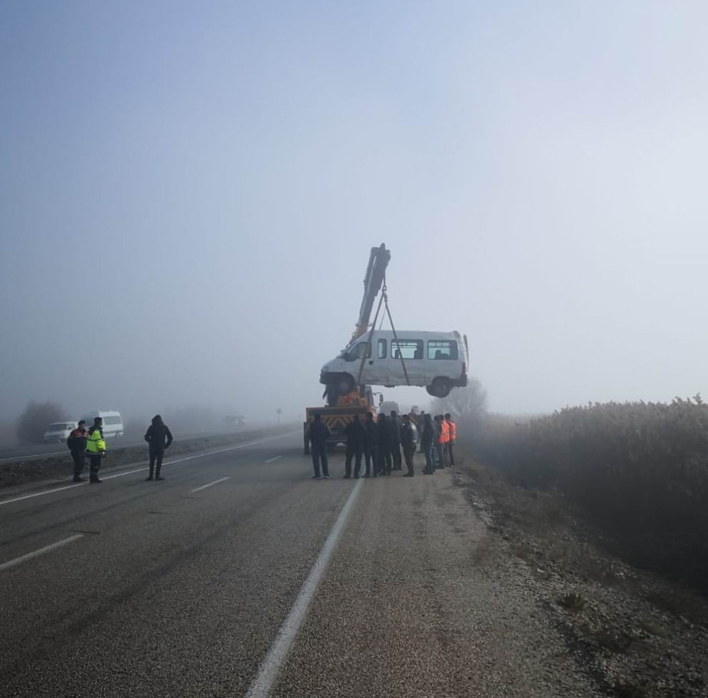 Beyşehirde Zincirleme Trafik Kazası: 8 Yaralı