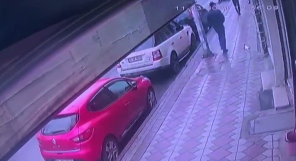 Biber gazıyla görevlileri etkisiz hale getiren zanlı, 90 bin TL alarak kaçtı