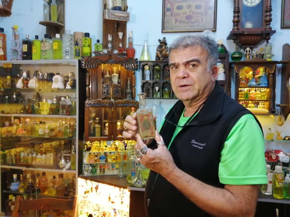 Biblo Değil 2 Bin Kolonya Şişesi