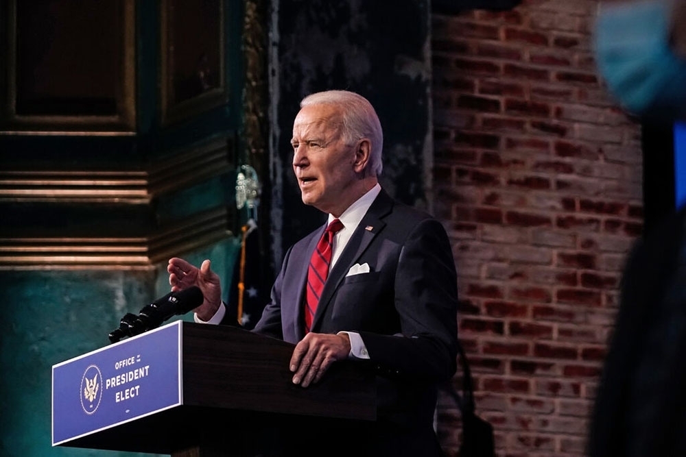 Biden, Trump’ın kaldırdığı seyahat yasağını yeniden yürürlüğe koydu