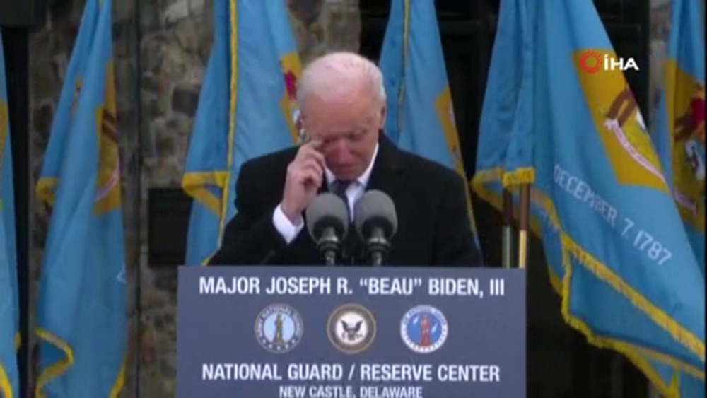 Biden, veda konuşması sırasında gözyaşlarını tutamadı