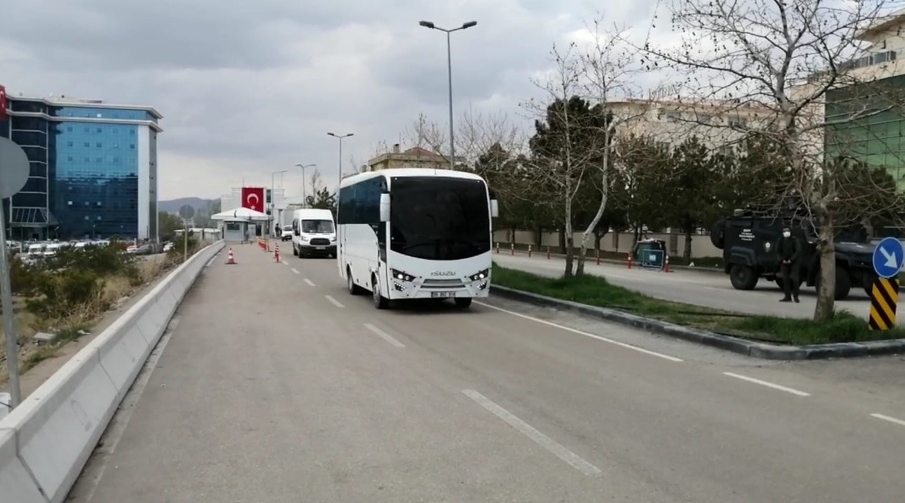 Bildiri yayınlayan emekli amirallerin ifadeleri bugün alınmaya başlıyor