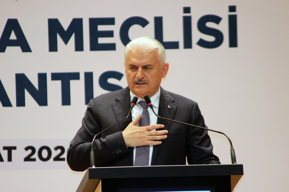 Binali Yıldırım: “Darbe söylentilerini çıkaranlar 15 Temmuz’u düşünsün”