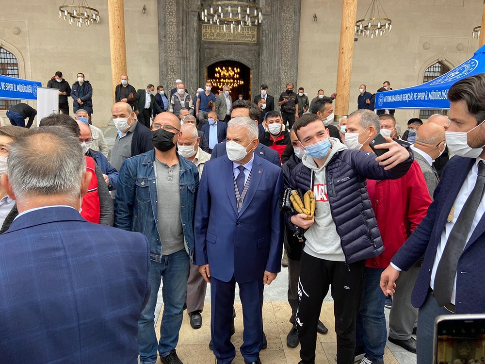 Binali Yıldırım: “Dinler hiçbir zaman çatışma aracı olmamalıdır”