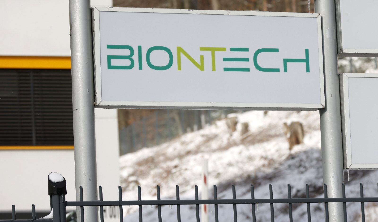 BioNTech Covid-19 aşı üretim kapasitesini 2.5 milyar doza yükseltiyor
