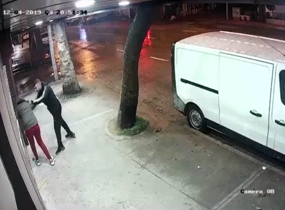 Bir Kadına Şiddet Görüntüsü De Bursadan