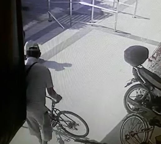 Bisiklet hırsızı önce kameraya sonra jandarmaya yakalandı