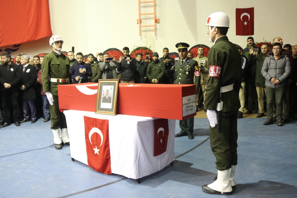 Bitlisli İdlib şehidi son yolculuğuna uğurlandı