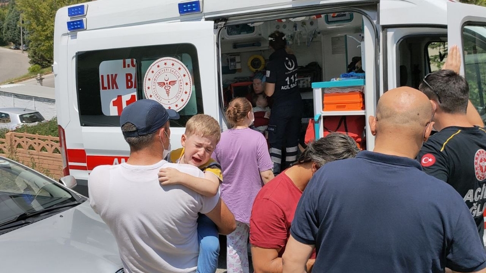 Bodrum katta çıkan yangında 7 kişi dumandan etkilendi
