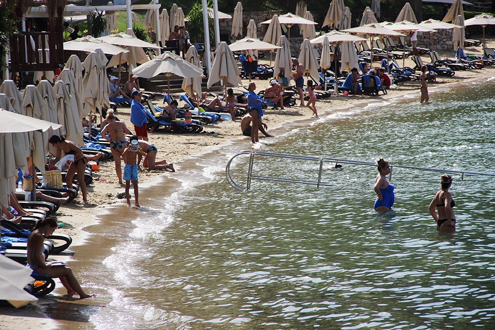 Bodrum’da sahiller doldu taştı