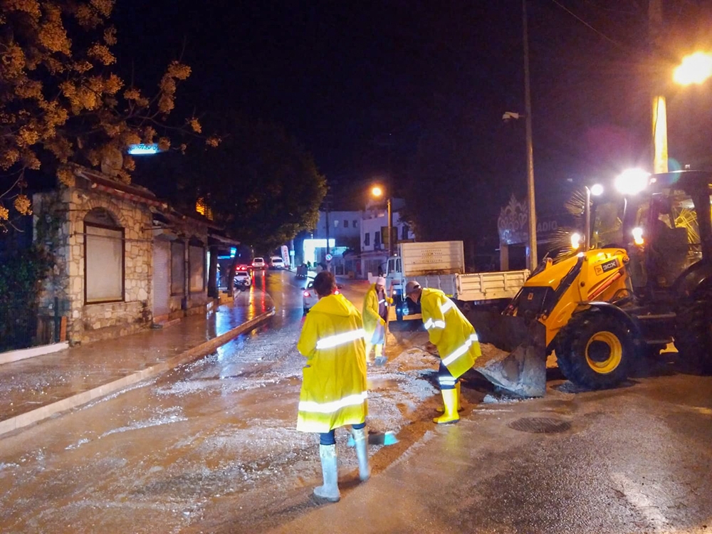 Bodrum’da sel teyakkuzu: Ekipler bölge bölge görevlendirildi