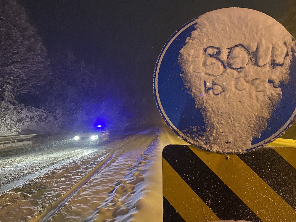 Bolu Dağı’nda yoğun kar yağışı etkili oluyor