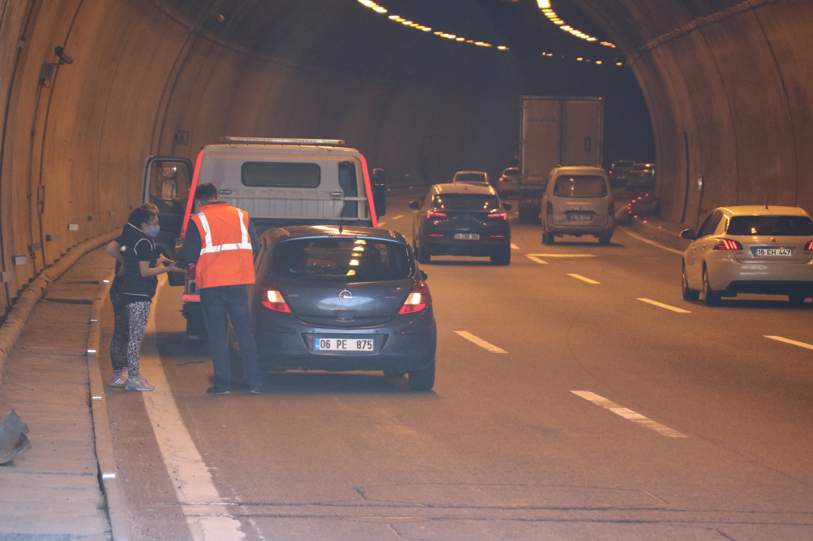 Bolu Dağı’nda yol yapım ve araç arızaları yoğun trafik oluşturuyor