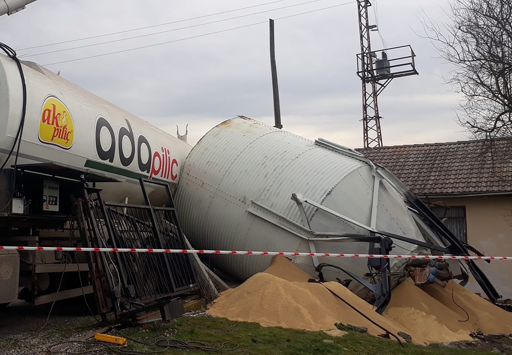 Bolu’da üzerine silo devrilen vatandaş hayatını kaybetti